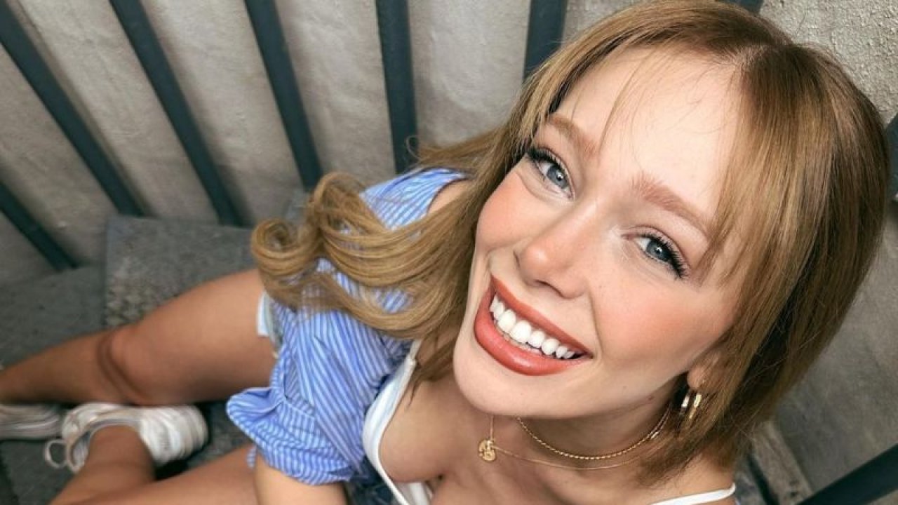 Tiktok Kraliçesi Yaren Alaca Fileli Cropuyla Takipçilerini Eritti! Katıldığı Etkinlikte Gözler Üzerindeydi!