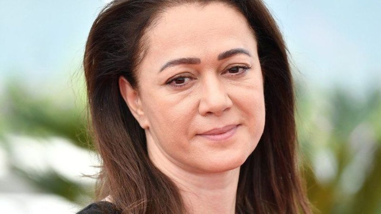 Bennu Yıldırımlar’ın eşinin de kızının da çok ünlü oyuncular olduğunu biliyor muydunuz? Kızını gören ikizi sanıyor…