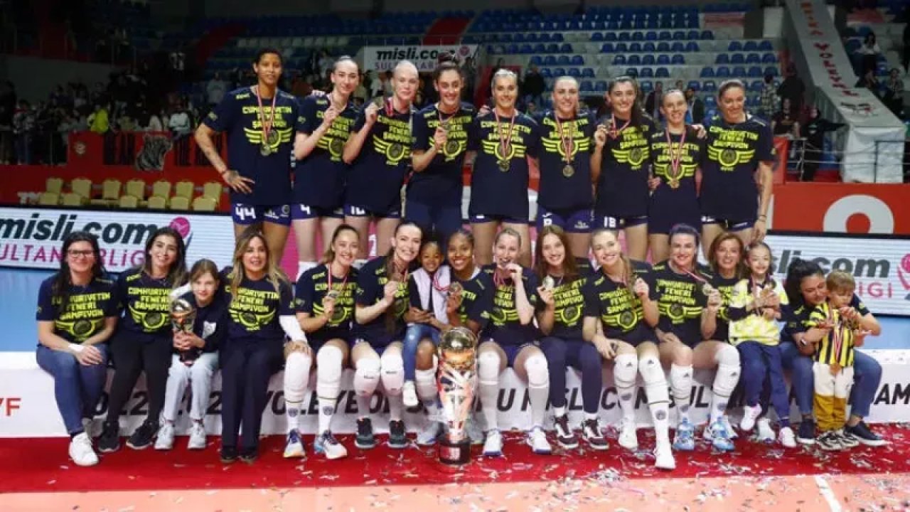 Fenerbahçe Adeta Şov Yaptı! 26 Günde 4 Kupa...