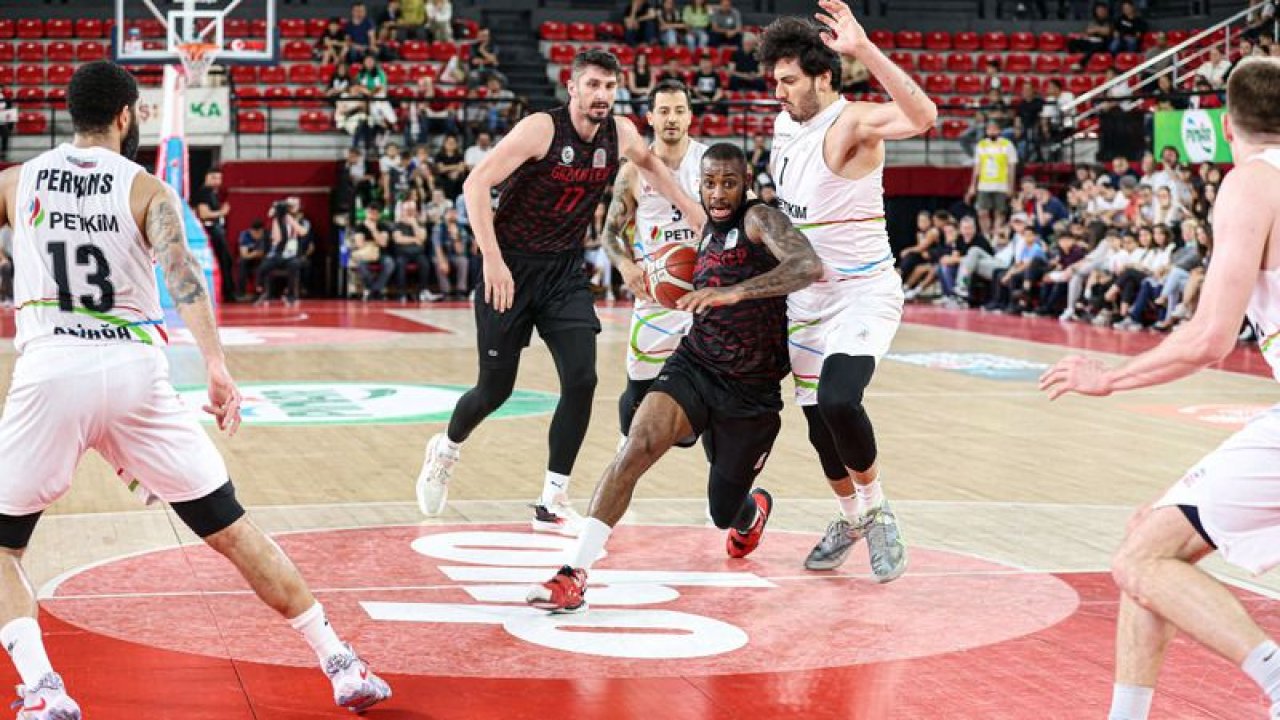 Gaziantep Basketbol ağır yaralı 80-79