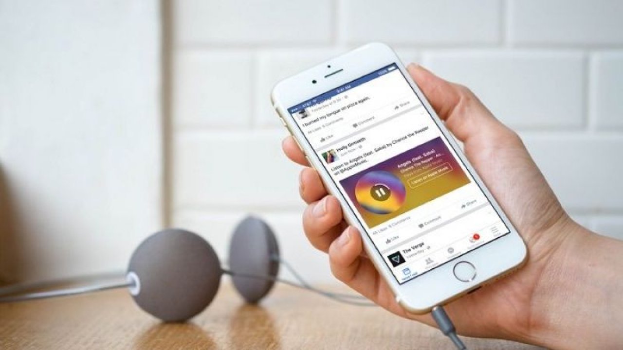 Nokia ve Motorola satış rakamlarıyla 2000'li yıllara damgasını vurmuş!