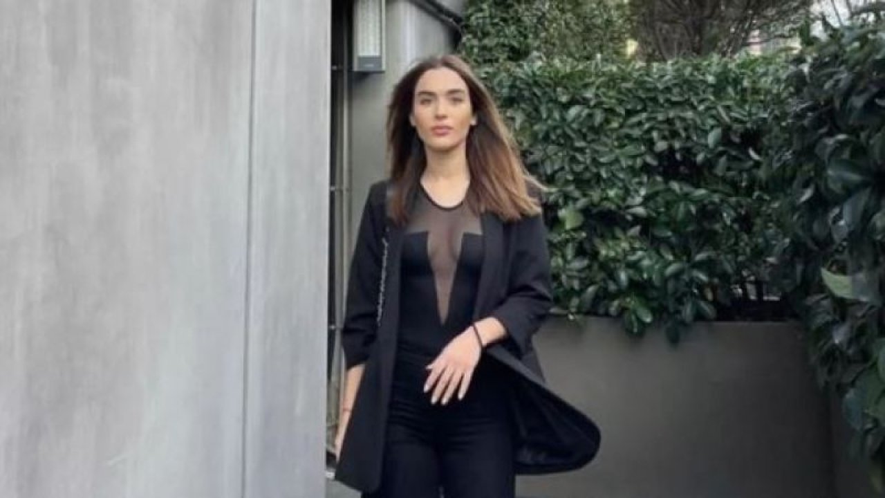 Tozluyaka’nın Hazal’ı Çağla Şimşek süper minisi ile hayranlarını büyüledi! Peş peşe dekolteli pozlarıyla baş döndürdü!