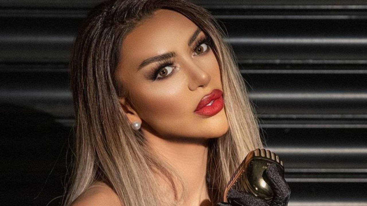 Oryantal Didem kırmızı mini elbisesiyle yürek hoplattı! İmparator İbo’nun gözdesi son haliyle herkesi şaşırttı!