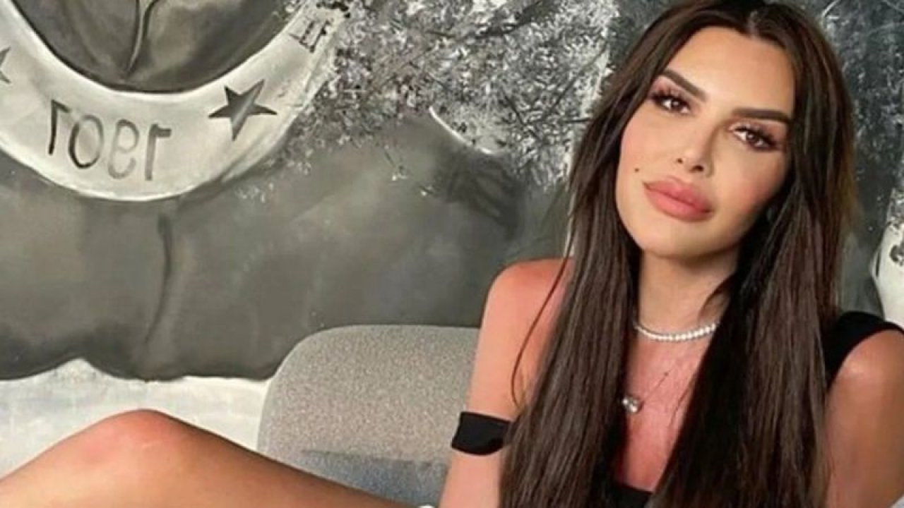 Selin Ciğerci dekolteli iç çamaşırıyla sere serpe uzandı! Jartiyerli seksi tarzı sosyal medyayı salladı