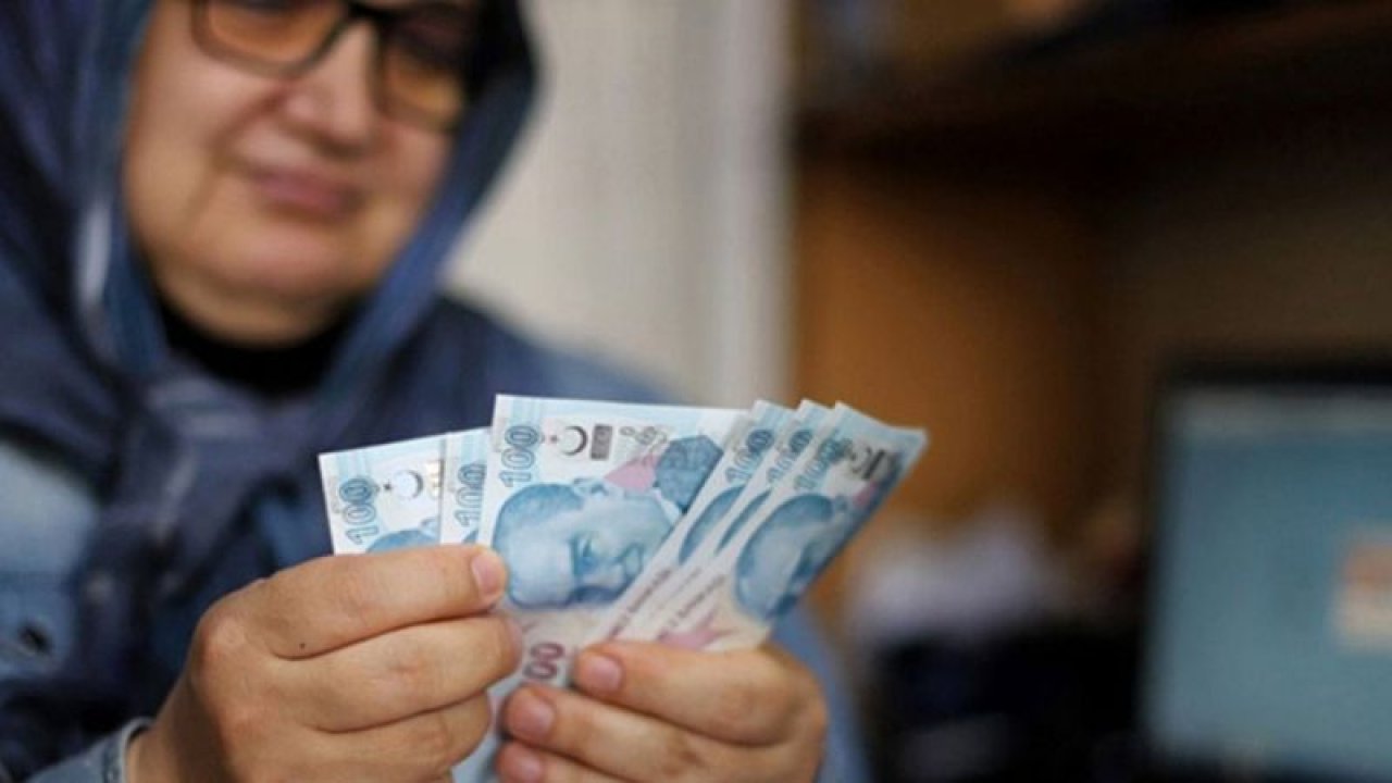 SGK emekli maaş ödemelerine 8.500 TL ek destek! 1.500 TL'si emeklilerin kartlarına yüklenecek! Akbank’tan işlem yapılacak!