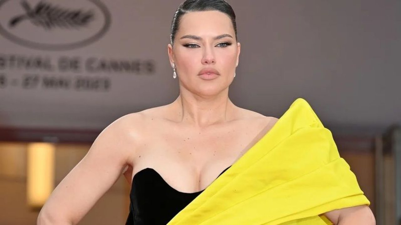 Adriana Lima kırmızı halıda sevgilisiyle dudak dudağa! Yandı buralar!