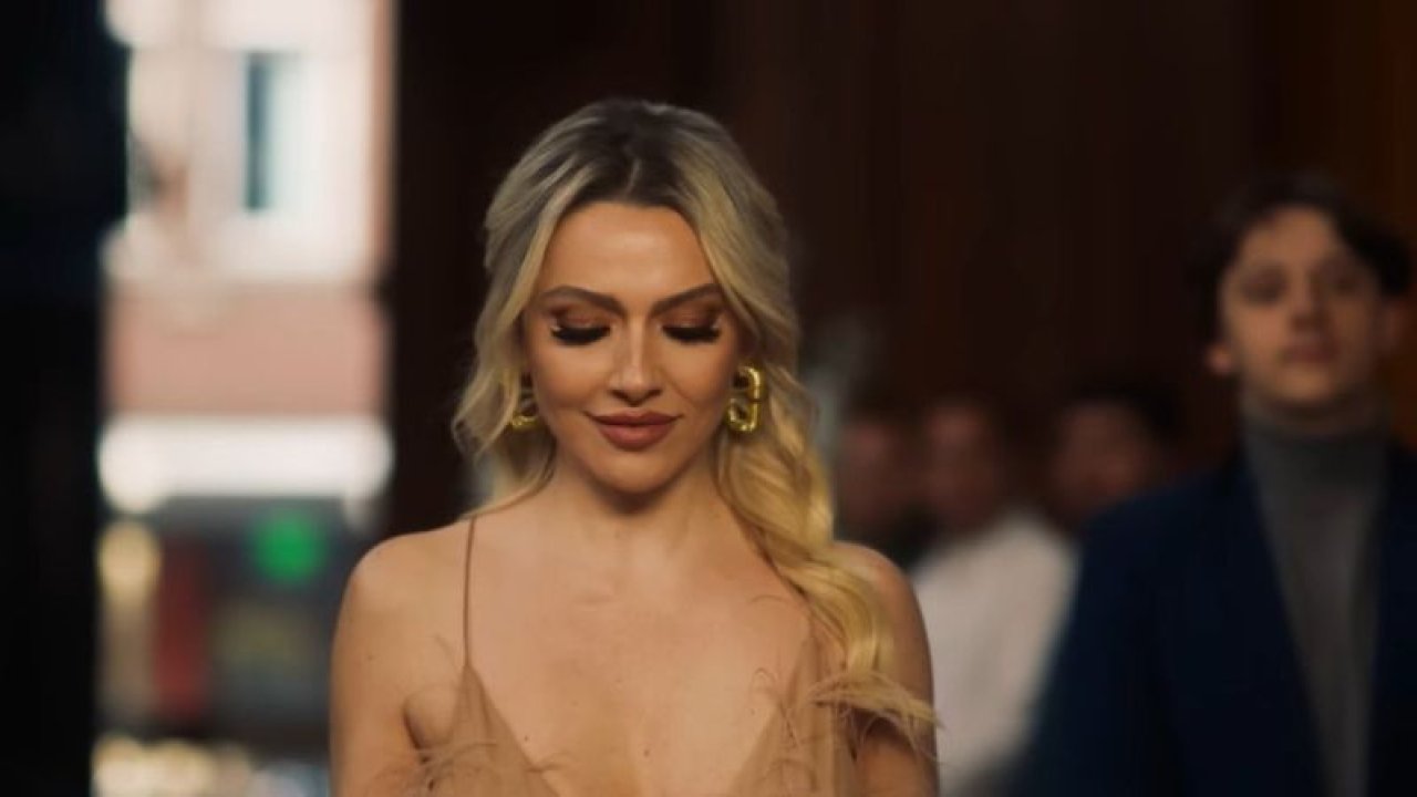 “Hani arkadaştılar!” Murda ve Hadise’den sıcak yakınlaşma! Olay klipten cesur sahneler…