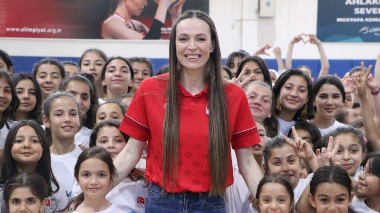 TMOK'tan Gaziantep'te yaklaşık 600 öğrenciye spor malzemesi desteği