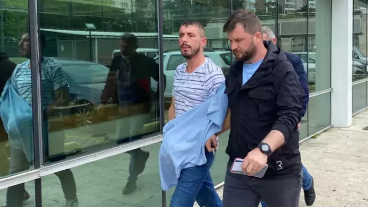 Borcunu ödemeyen müşterisine satırla saldırdı