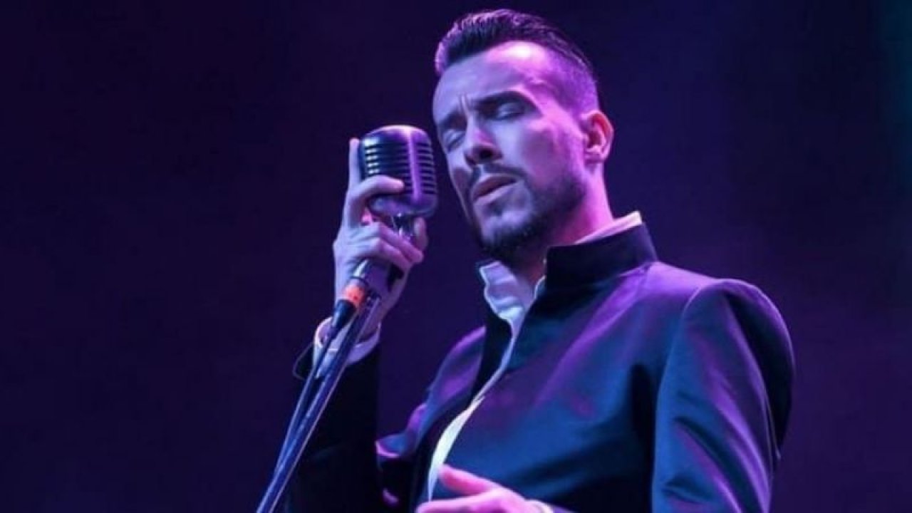Cem Adrian'ın 'Gay' sorusuna verdiği yanıta beğeni yağdı!