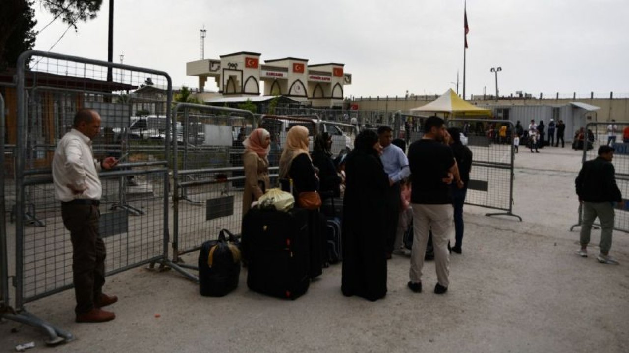 Suriyelilerin ülkelerine gönüllü geri dönüşü sürüyor