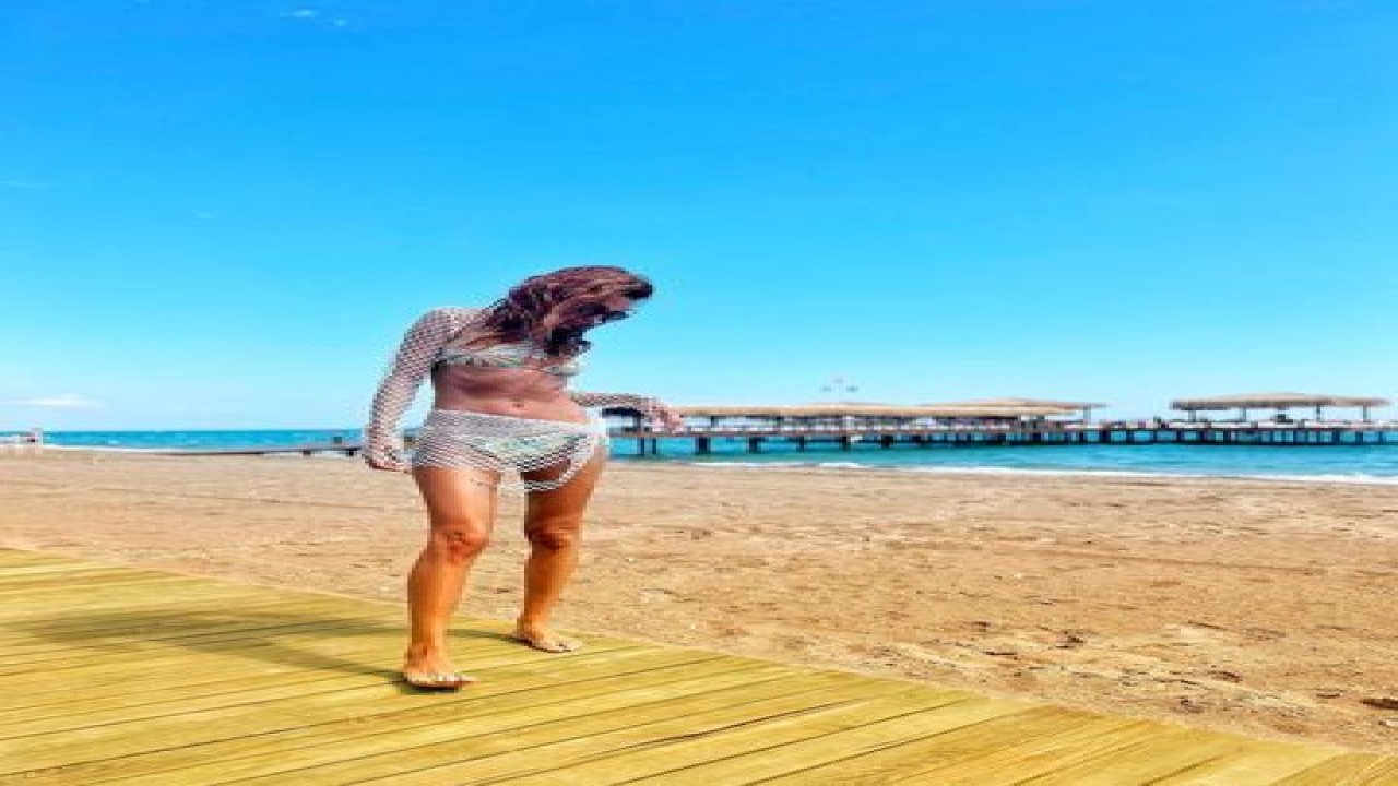 Survivor şampiyonu Merve Oflaz’dan nefes kesen bikinili paylaşımlar! Kusursuz bedeniyle hem reklam yaptı hem beğeni topladı