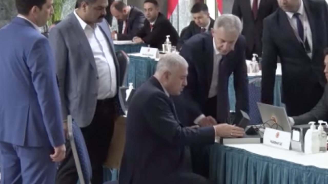 MHP Gaziantep Milletvekili Sermet Atay TBMM'de kaydını yaptırdı