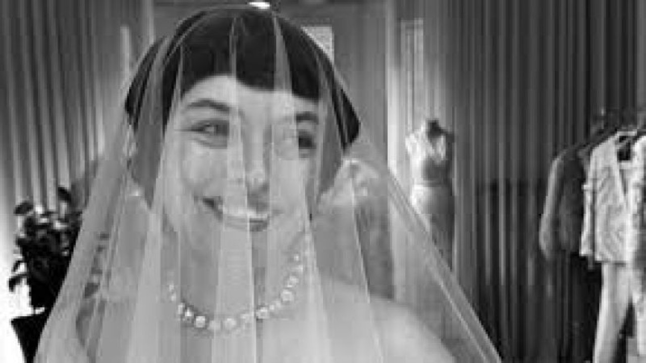 Ezgi Mola güzel haberi duyurdu: Hamileyim!