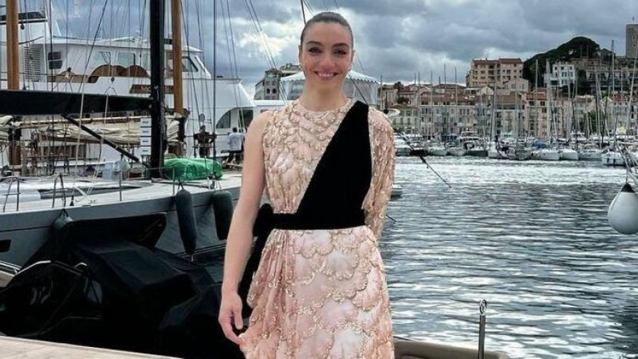 Merve Dizdar'dan kıyafet eleştirilerine yanıt: Beni ya beni böyle seveceksiniz ya da...