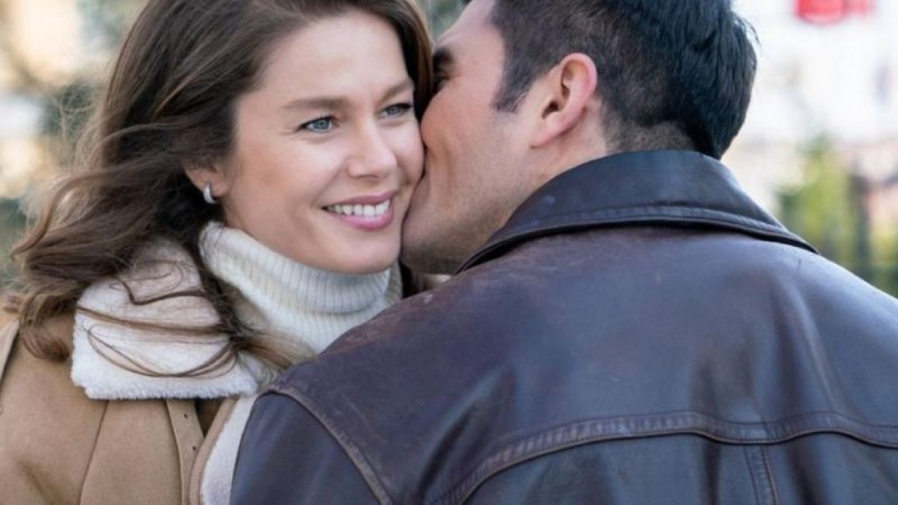 Camdaki Kız’ın veda yemeğinde Burcu Biricik fena dağıttı! Sahne dansı ile görenleri büyüledi!