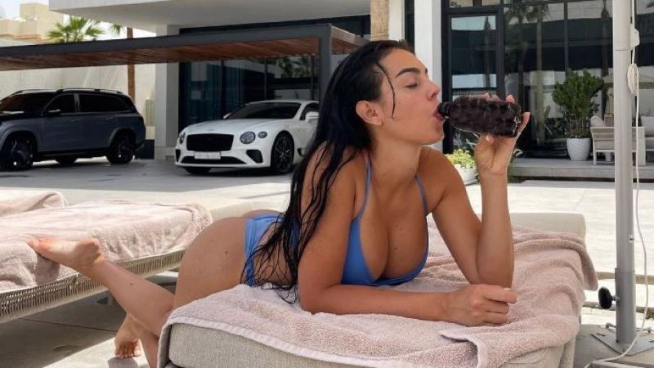 Cristiano Ronaldo'nun sevgilisi Georgina Rodriguez adeta düşman çatlattı! Değeri tam 1 milyon sterlin...