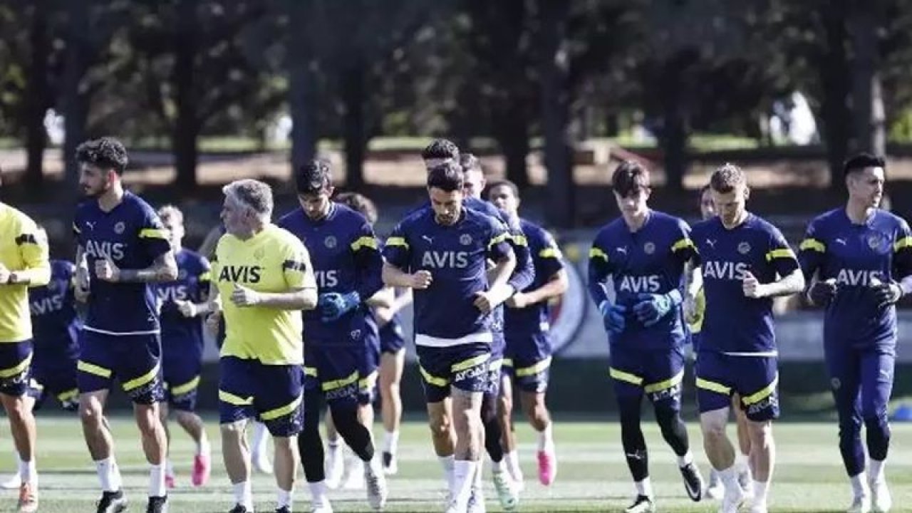 Fenerbahçe ekibi hazırlıklarına tüm hızıyla devam ediyor! Antalyaspor karşılaşması için hazırlıklar bugün de devam edecek!