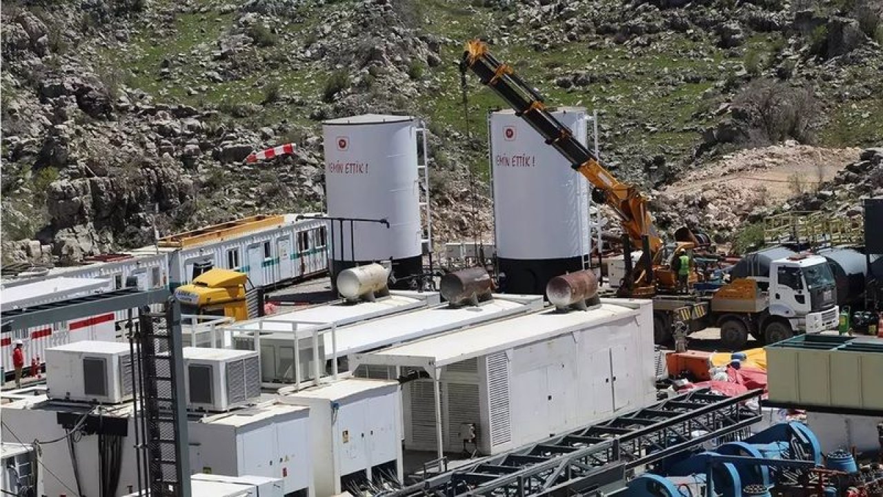 Su kuyusunda petrol bulundu! Günde 15 bin varil petrol!
