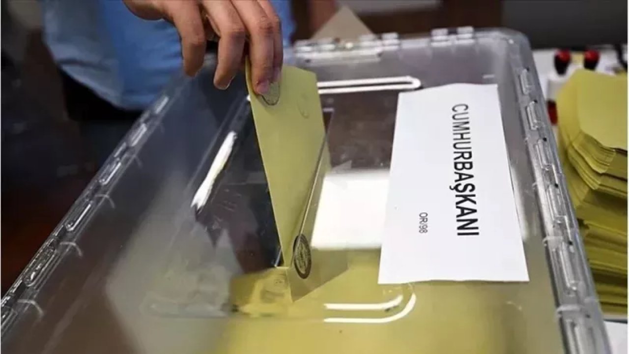 Oy kullanmaya sedyeyle geldi: İşte o anlar...