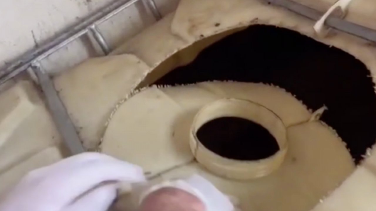 Gaziantep'te bir işyeri ve depoya düzenlenen operasyonda 2 bin litre kaçak akaryakıt ele geçirildi