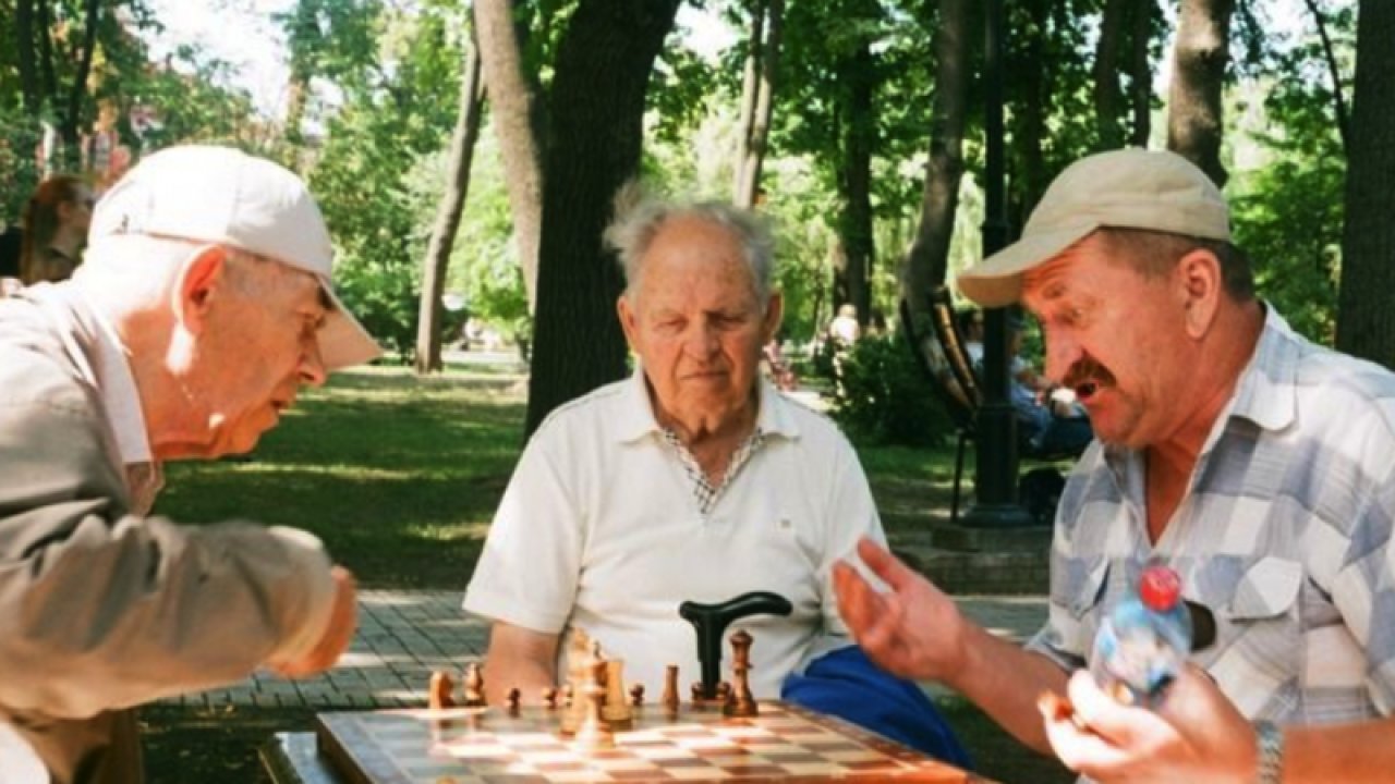 Yeni emeklilik müjdesi geldi: Büyük değişiklik yapıldı!