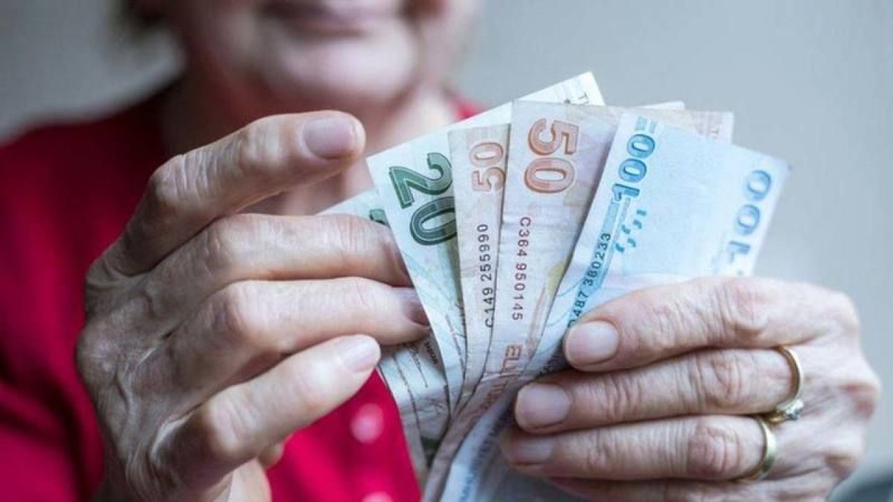 Bütün gözler asgari ücretten gelecek zam haberinde! Gazeteci Fatih Portakal’dan asgari ücretin yeni rakamına dair 11.500 TL iddiası!
