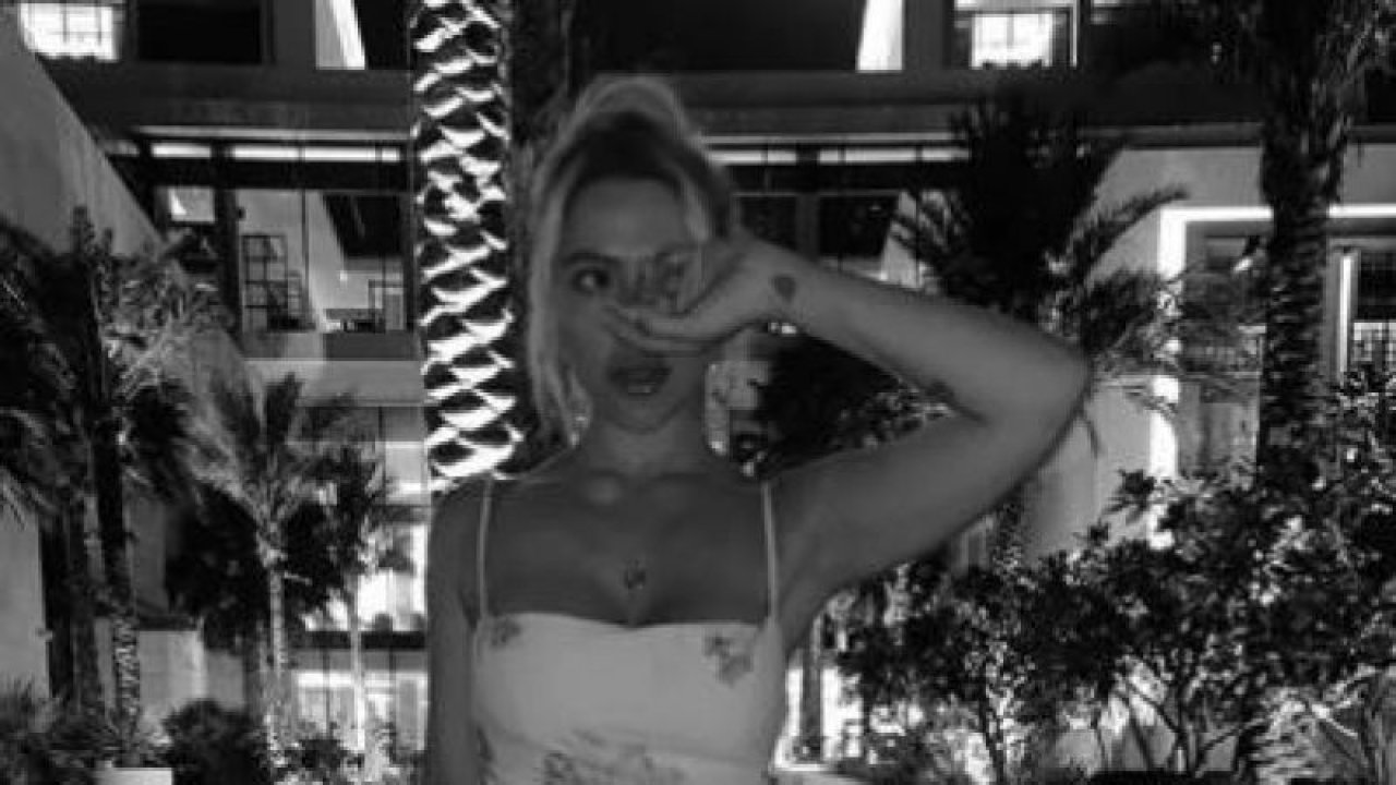 Hadise derin yırtmaçlı göğüs dekolteli elbisesi ile cesur bir tercih yaptı! “Yine çok ateşli”