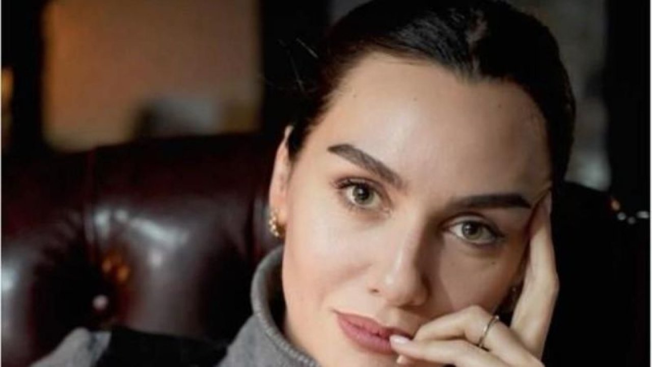 Birce Akalay o konuşmaları yayınladı! Güzel oyuncu herkesi bir kez daha uyardı!