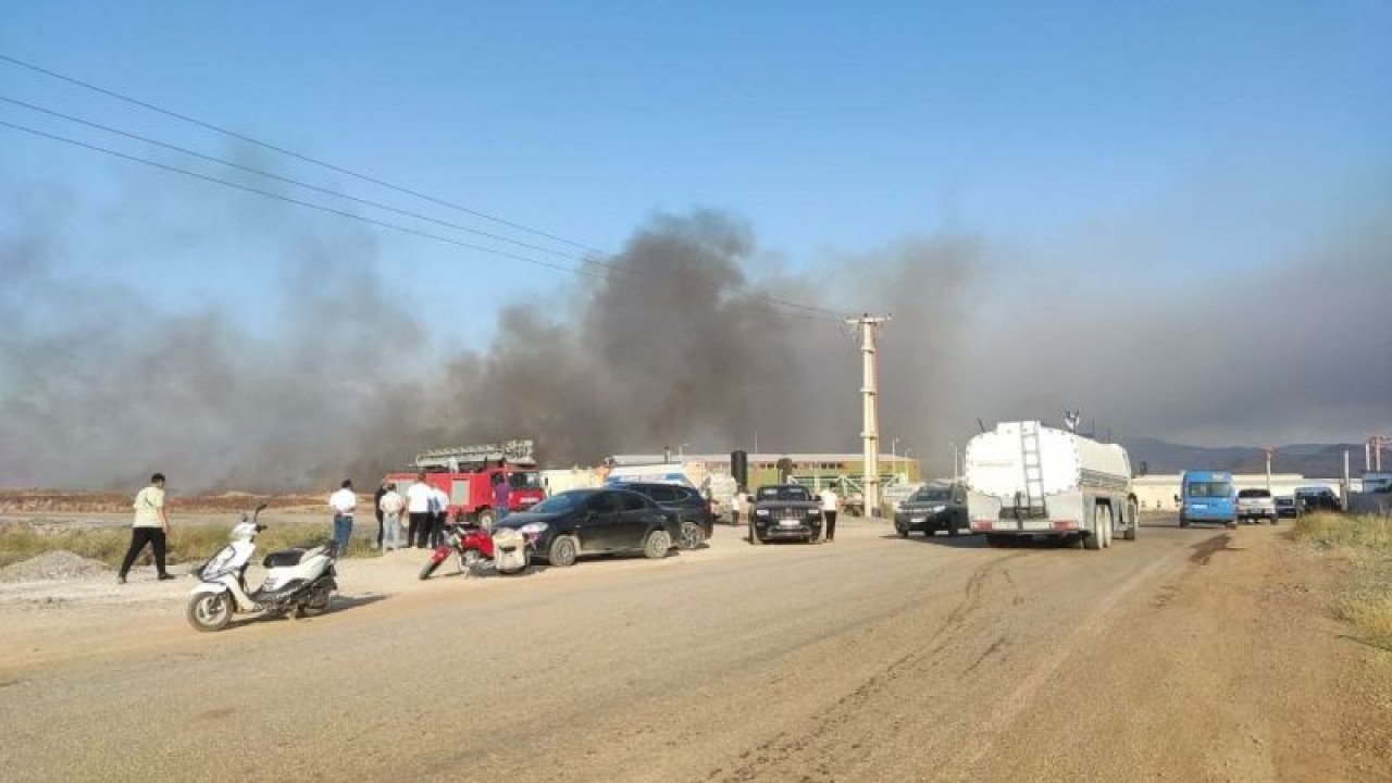 GAZİANTEP'TE  YANGIN SÖNDÜRÜLEMİYOR! GAZİANTEP DOĞALGAZSIZ MI KALACAK? Gaziantep’te tarla yangını Doğalgaz Dağıtım Merkezi’ni tehdit ediyor