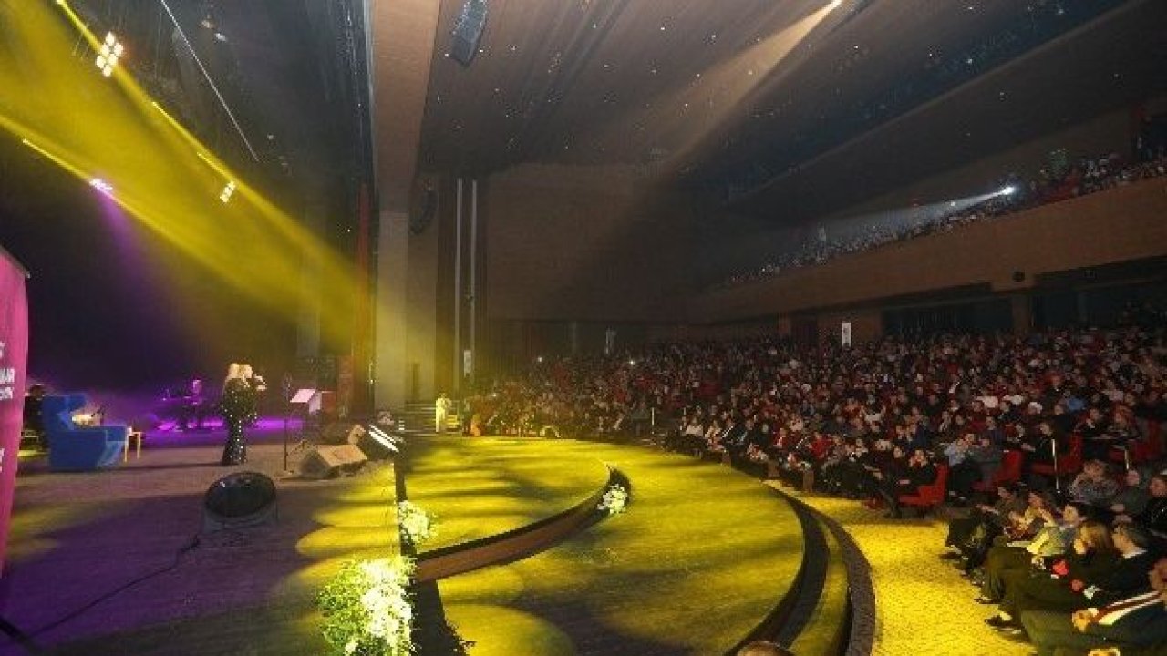 Gaziantep, zerrin özer'le coştu