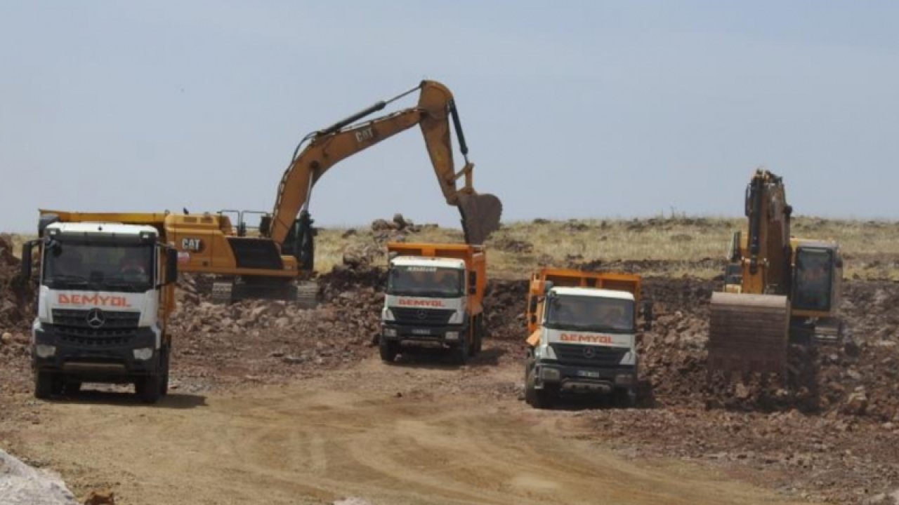 Gaziantep-Kilis Polateli OSB 2 YILDA BİTECEK! 1 milyon 303 metrekare alanda kurulacak OSB'nin 2 yılda bitirilerek hizmete açılması hedefleniyor!