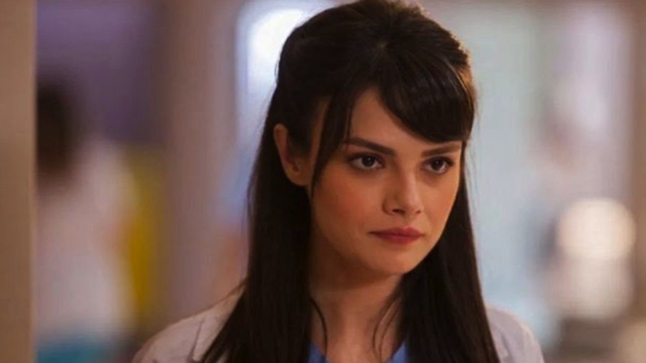 FOX TV'deki Mucize Doktor dizisiyle ünlenmişti... Sinem Ünsal'dan bomba gibi yeni dizi