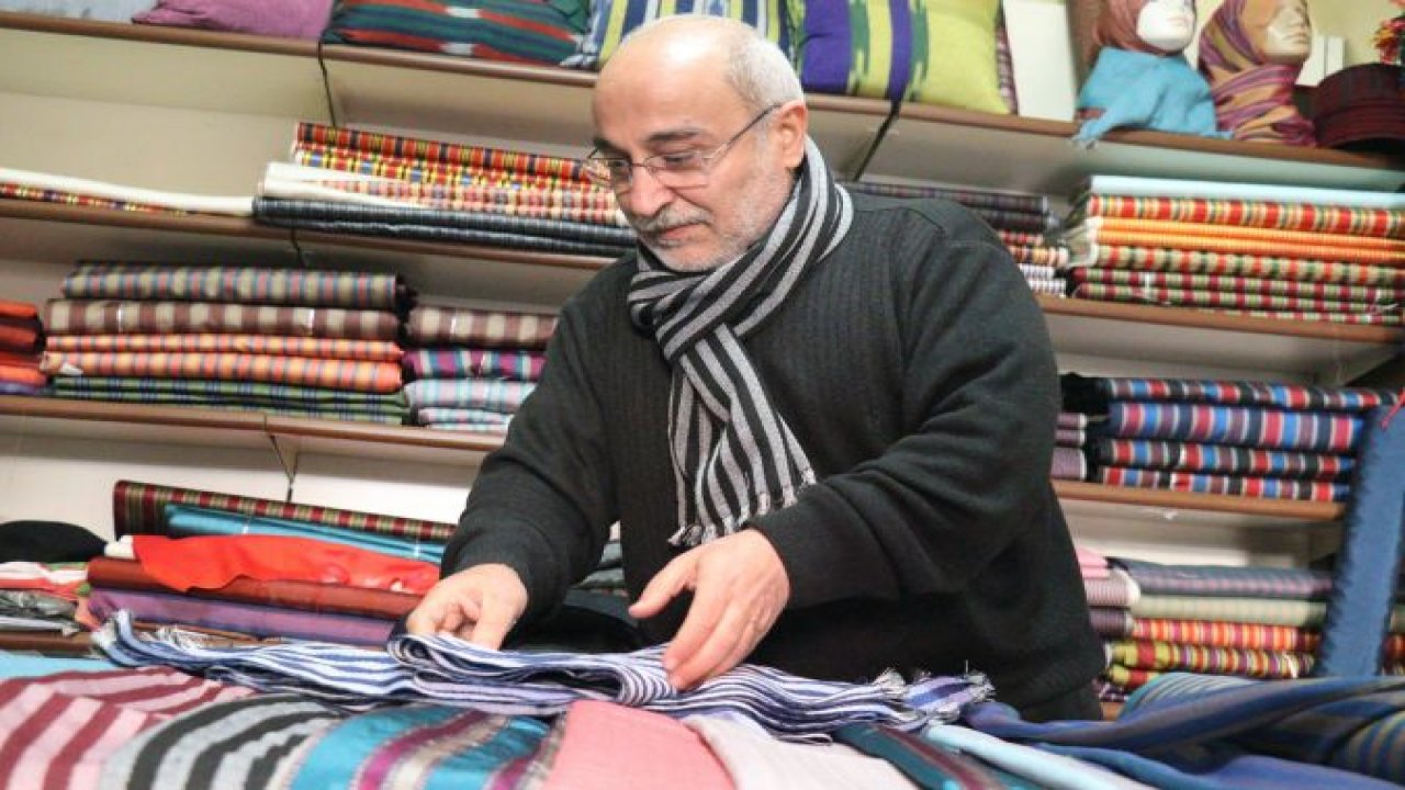 Saray kumaşı kutnudan şimdi de atkı yapıldı