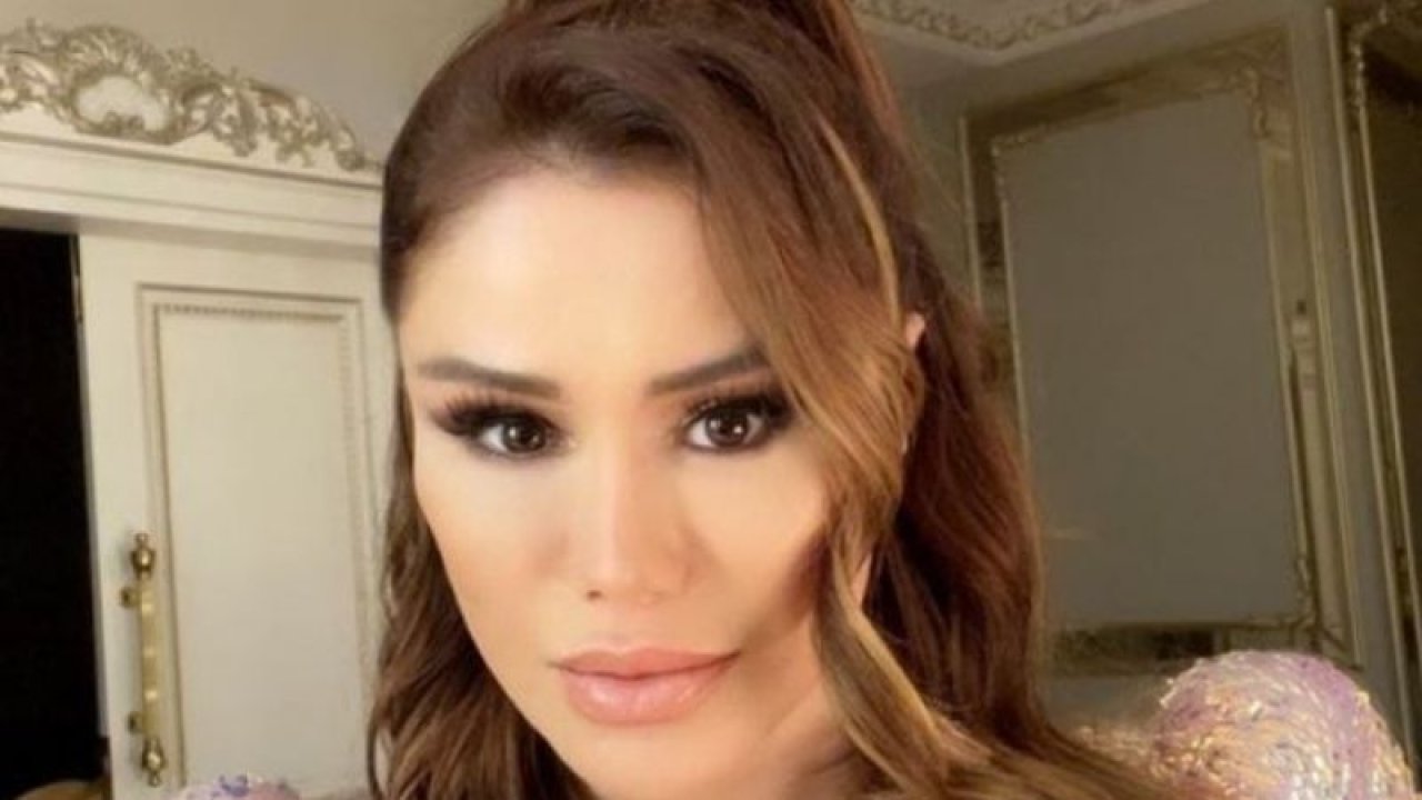 Dekoltesiyle şok eden şarkıcı Ceylan, estetikle bambaşka biri oldu! “Artık telefonum bile yüzümü tanımıyor”