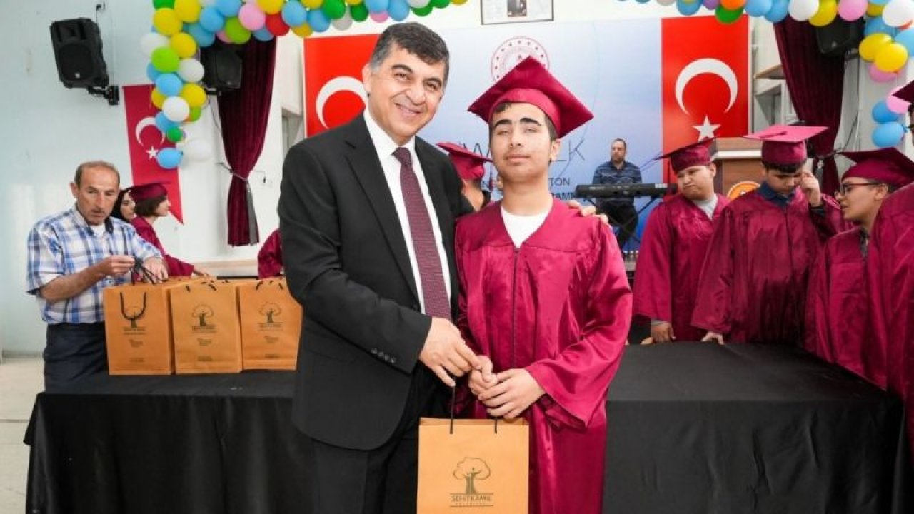 Başkan Fadıloğlu, engelli öğrencilerin heyecan ve mutluluklarını paylaştı