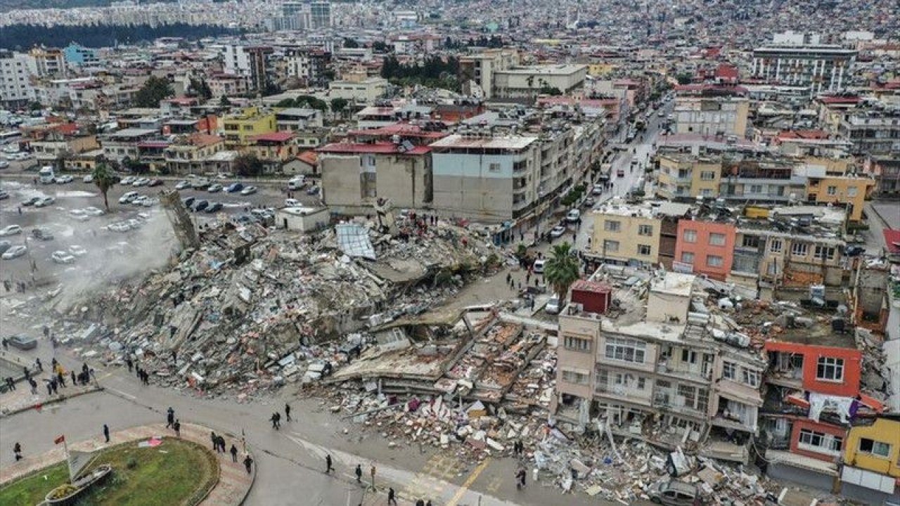 “Uzaylıları ziyaret ettim” diyen Yusuf Güney bu kez “Depremi gördüm” dedi itiraf etti! Survivor’ı meğer bu sebeple bırakmış!