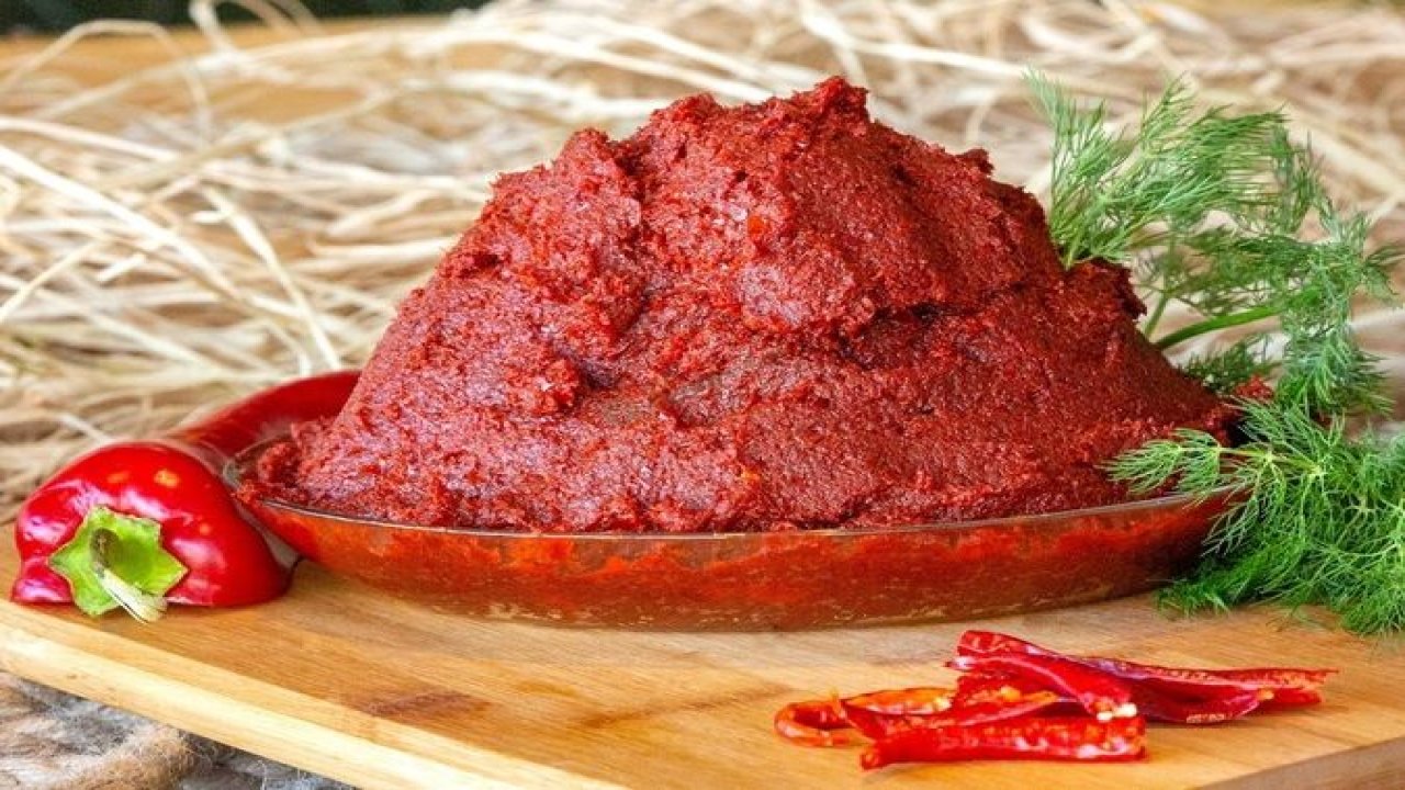 1 damlası bile salçadaki küfü jilet gibi yok ediyor! Sadece aşçılar biliyormuş