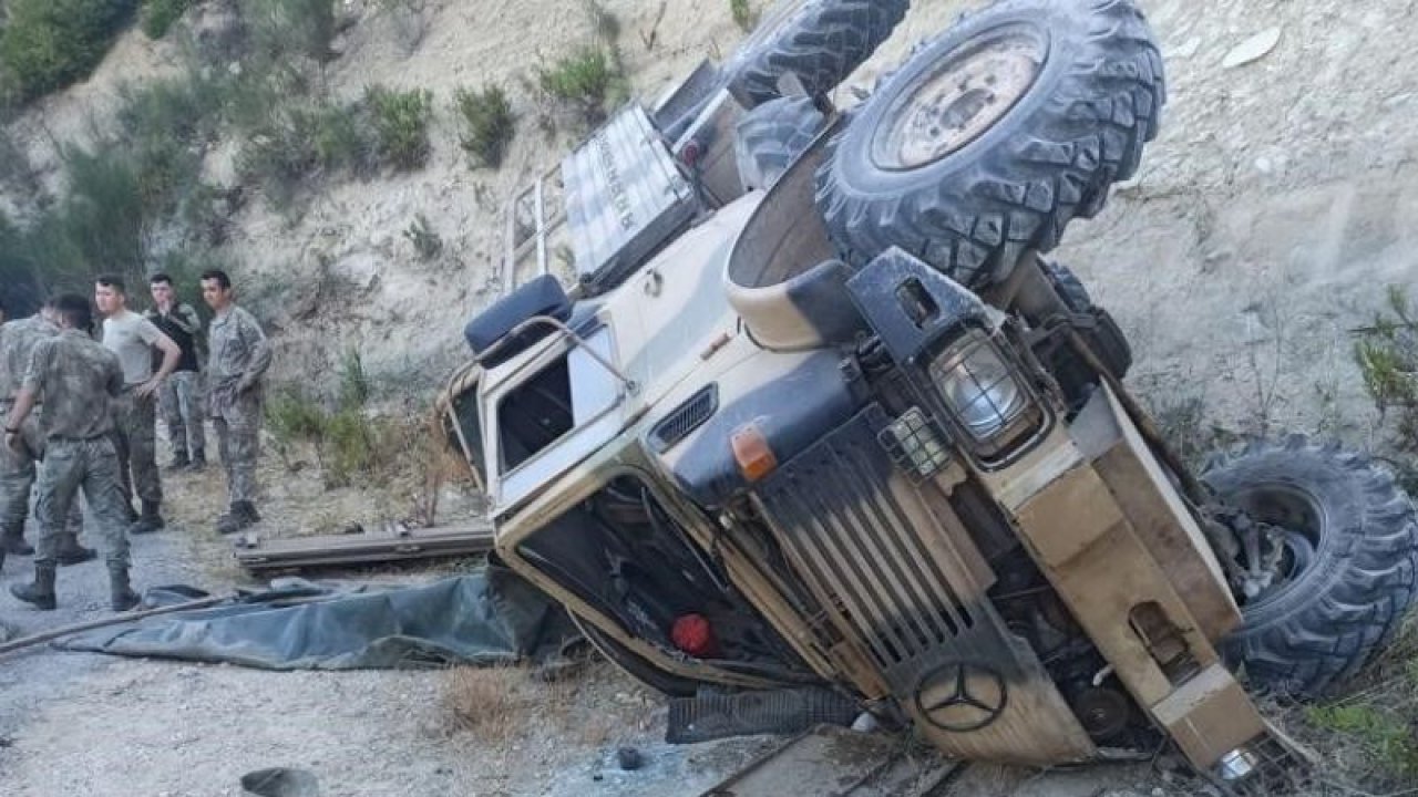 Hatay’da askeri araç devrildi: 4 yaralı
