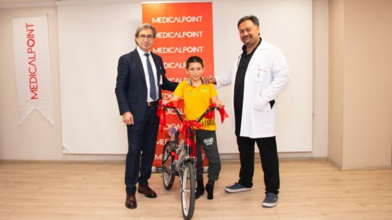 Şanlıurfa'da mezarlıkta oyun oynarken üzerine hayrat taşı düşünce ağır yaralanan çocuk Gaziantep'te sağlığına kavuştu