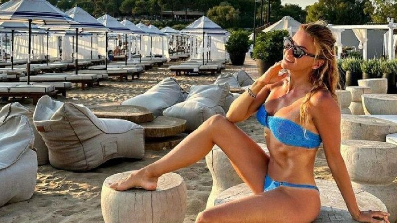 Ivana Sert yürek hoplatan pozuyla genç kızlara taş çıkardı! ‘Kim der ki 43 yaşında’