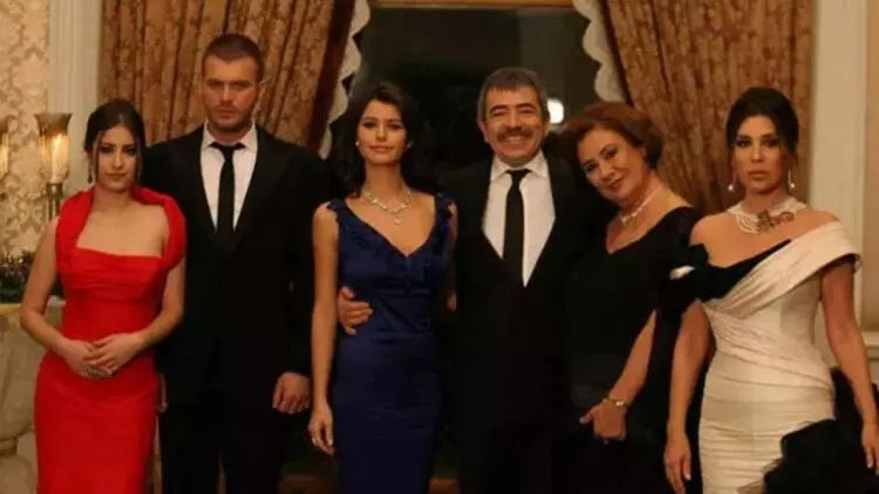 Beren Saat ve Kıvanç Tatlıtuğ efsanesi devam ediyor! 13 yıl sonra yeniden… Aşk-ı Memnu ekranlara dönüyor!