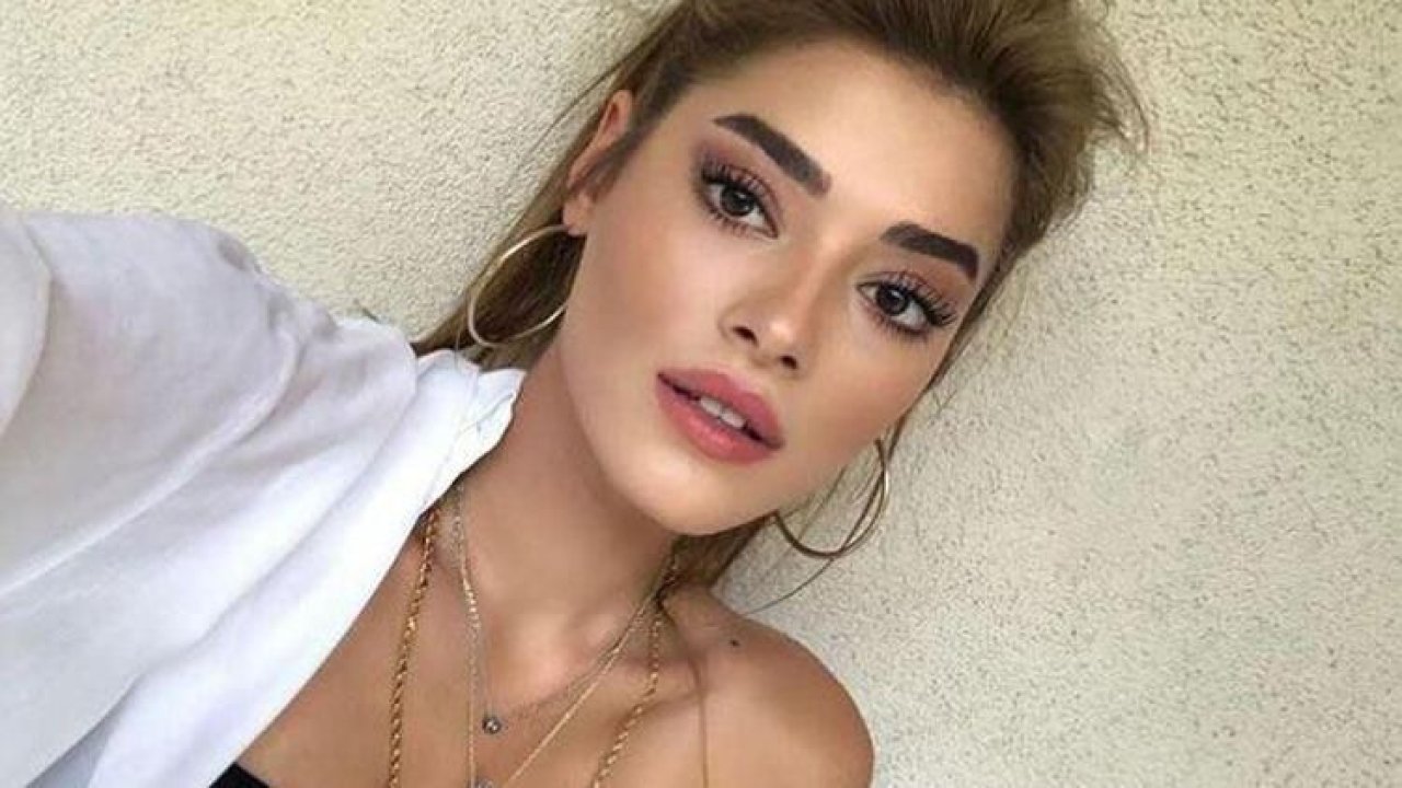 Ömer’in Süreyya’sı fileli taytı ve zebra bikinisi içinde büyüledi! Plaj kombini her karede alev aldı! “Sana bayılıyorum”