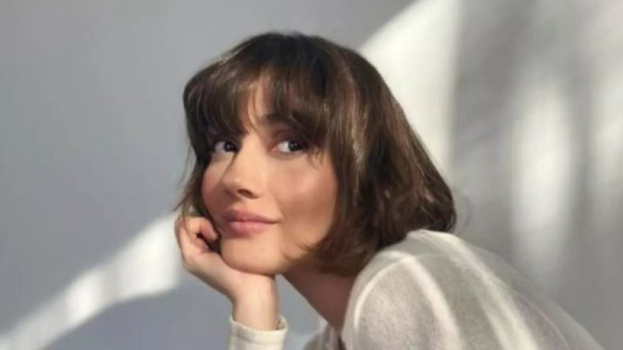 Yasak Elma'nın Zeynep'i bikinili paylaşımıyla yürek hoplattı! Sevda Erginci’nin kameraya arkasını dönüp verdiği poz çok konuşuldu