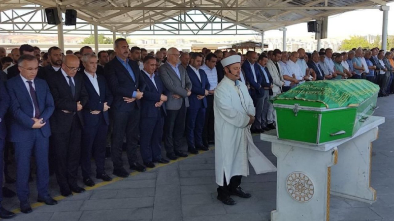 Cuma Güzel’in baba acısı... İş Ve Siyaset Dünyası Cuma Güzel'in Babası Hüseyin Güzel'i Son Yolculuğuna Uğurladı...