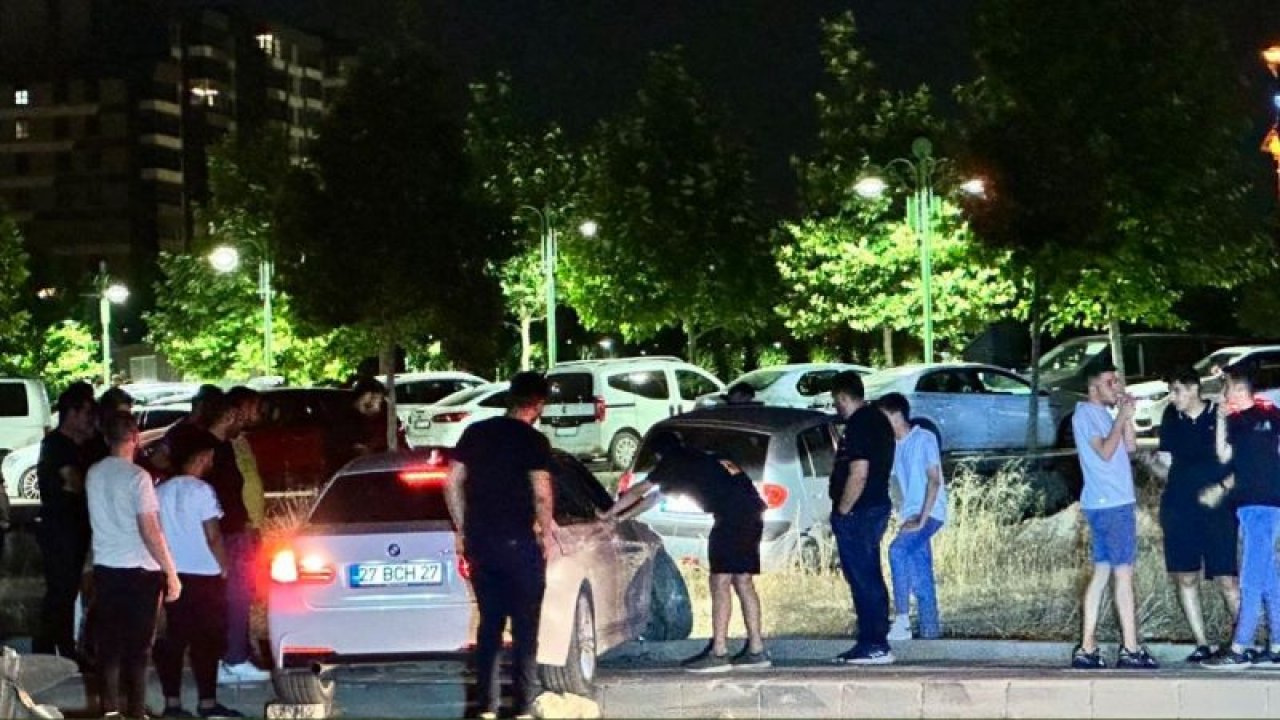 Gaziantep’in lüks mahallesinde korkunç kaza! Vadi Park civarında drift yaparken kaldırıma uçtu!