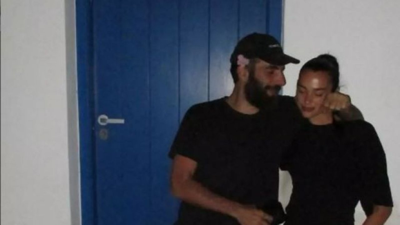 Dua Lipa Yunanistan sahilinde nefes kesti! Etrafa aldırış etmedi! Sörf tahtasına uzandı ve…