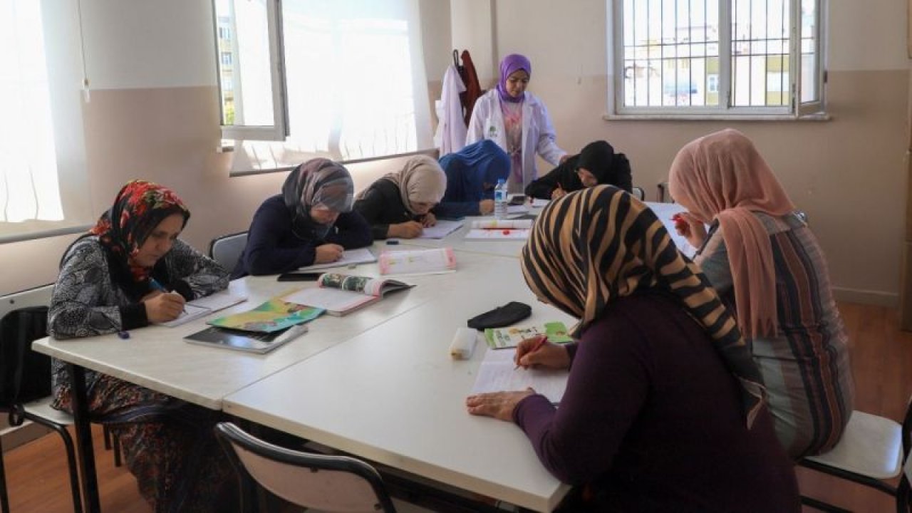 Şehitkamil’de aile merkezinde okuma-yazma kursları başladı