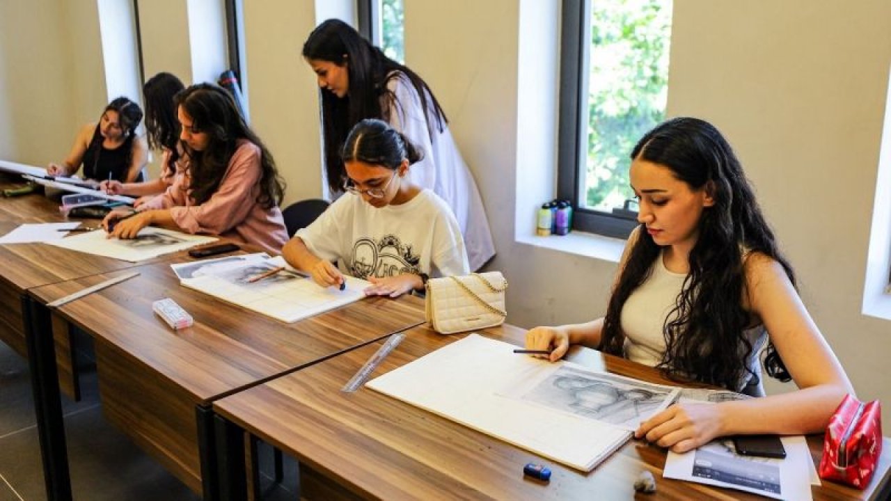 Şehitkamil Sanat Merkezi’ndeki resim kursu yoğun ilgi görüyor