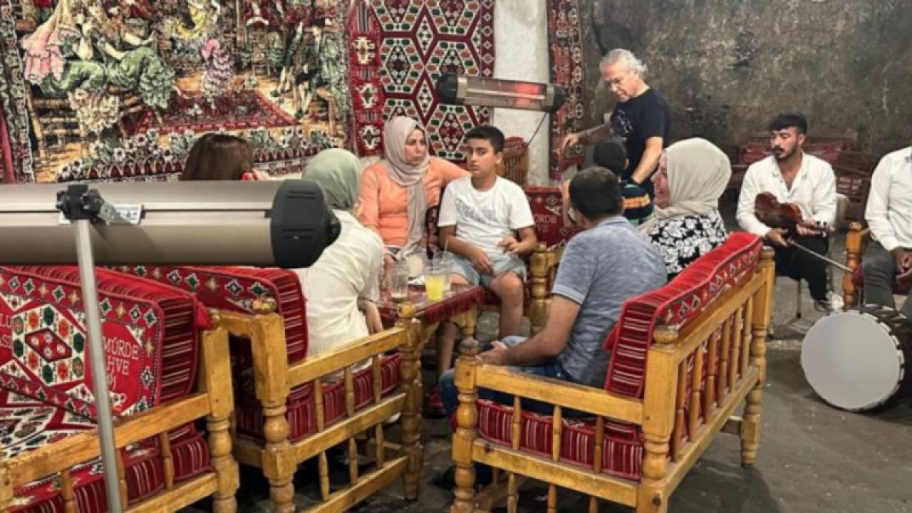 Gaziantep’te termometreler 45-50 Dereceyi Gösteriyor! Kavurucu sıcaklarda bu mağarada sobayla ısınıyorlar
